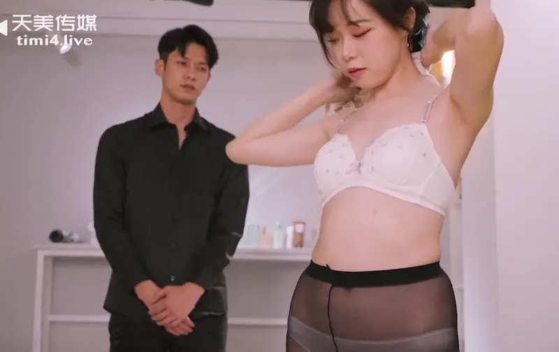 Bé sinh viên nghiện bạo dâm anh chơi đến cả máy khoan thì còn gì là bướm em